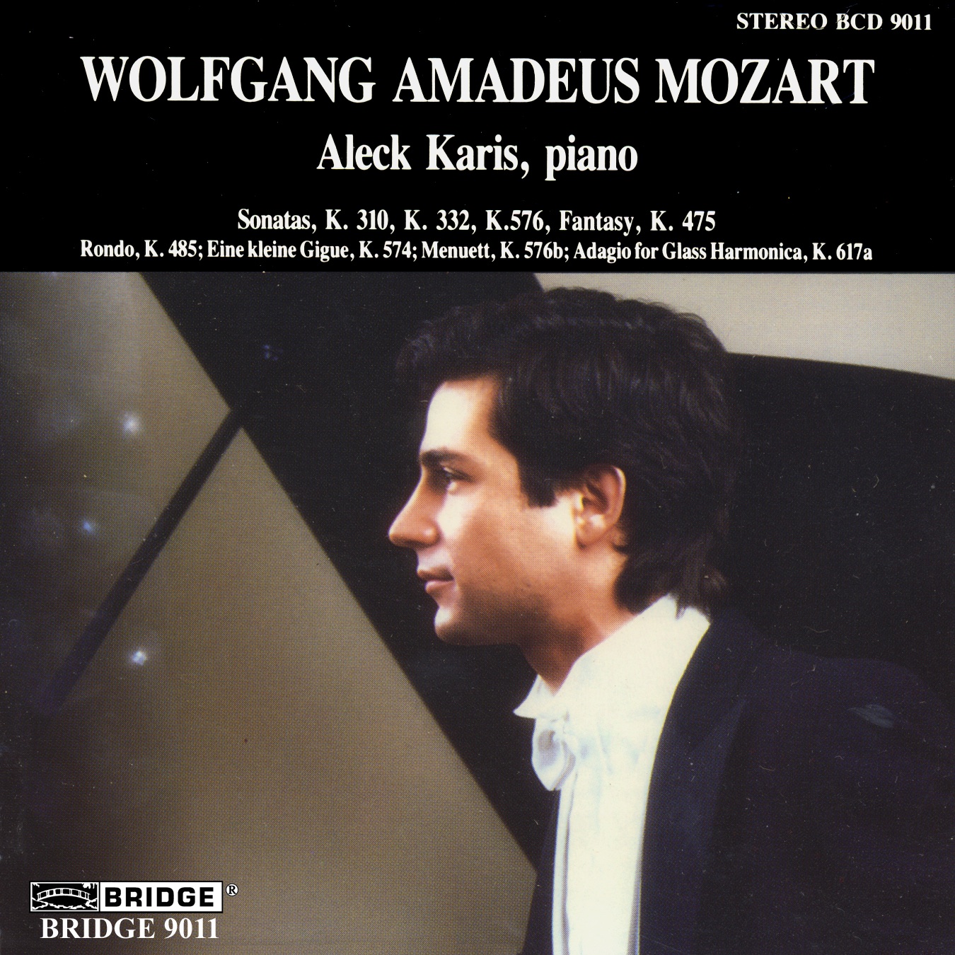 Cover: KARIS PLAYS MOZART
