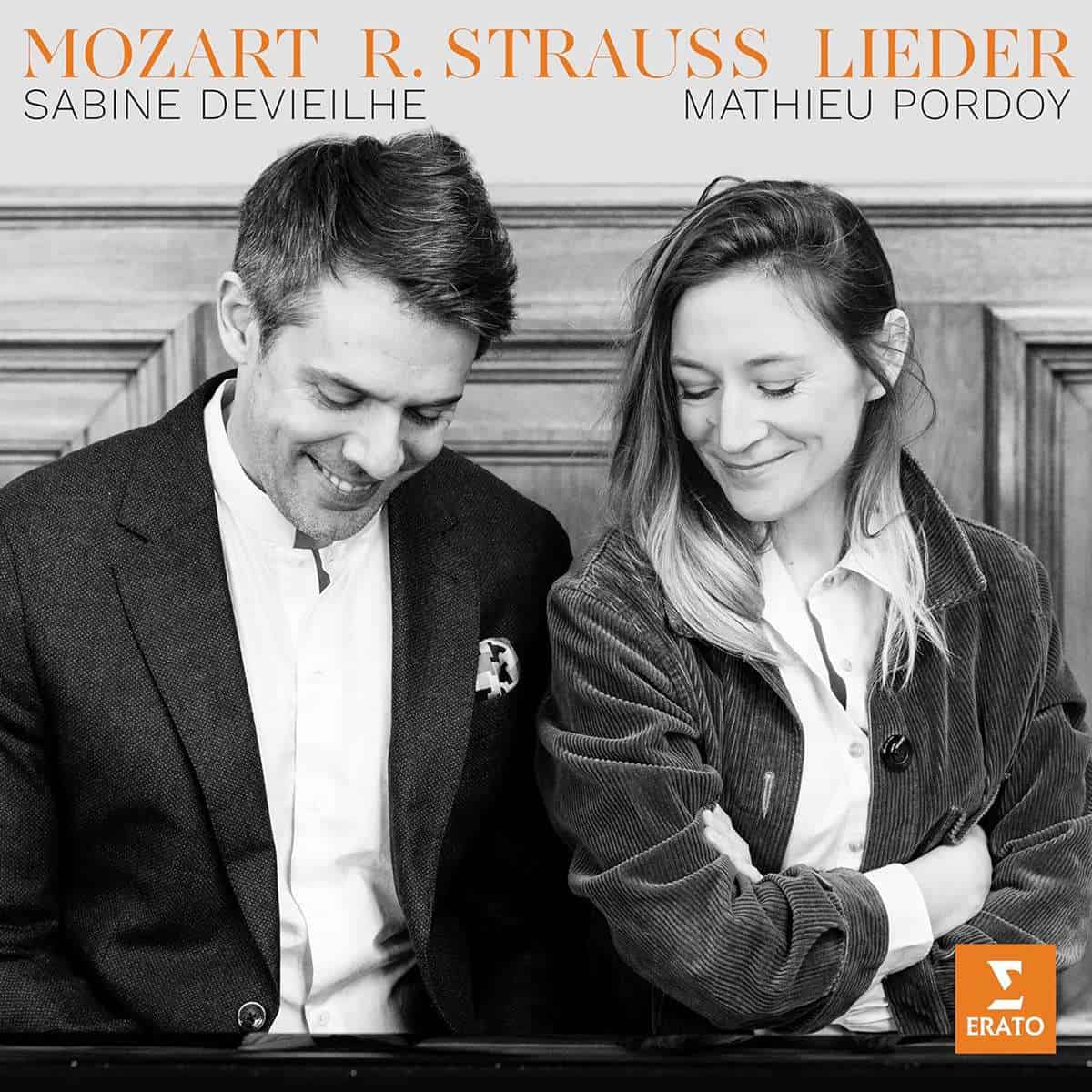 Cover: Sabine Devieilhe - Lieder von Mozart & Strauss