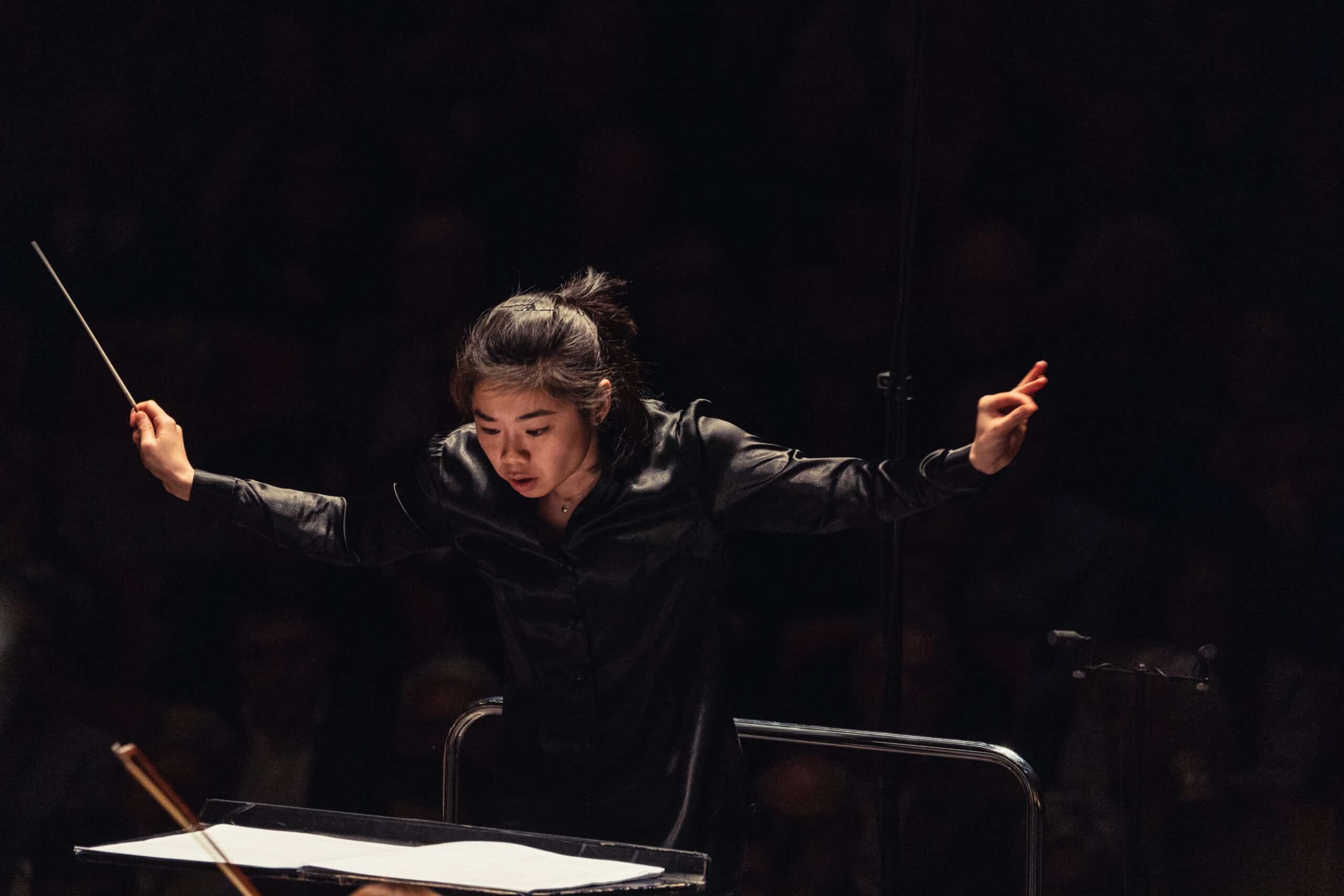 Seizoen ‘23-’24 wordt Elim Chans laatste seizoen als chef-dirigent bij Antwerp Symphony Orchestra