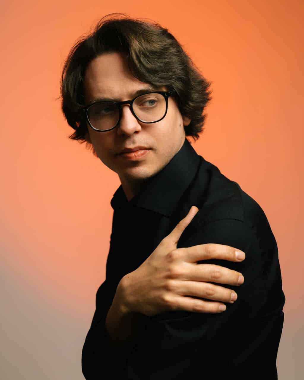 foto van pianist Lucas Debargue